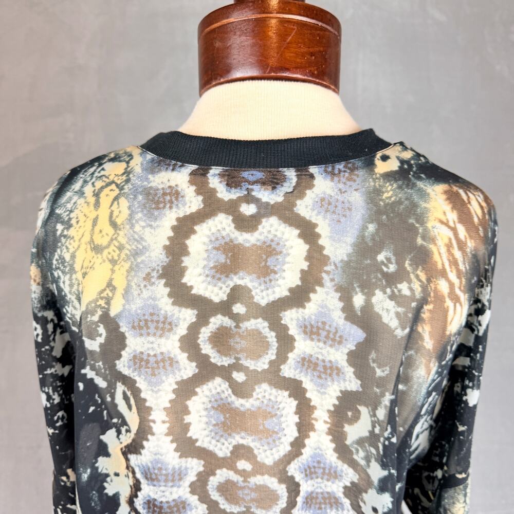 Cabi Woman Med Blouse Sheer Chiffon Python Print Ribbed Bottom - Picture 3 of 11
